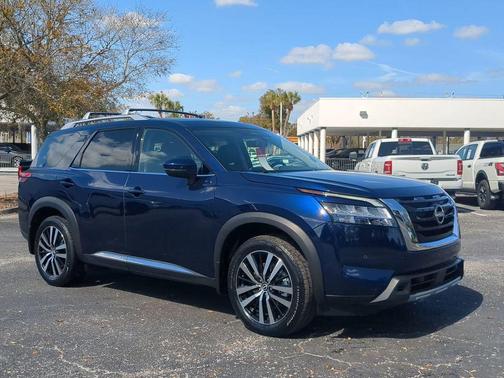 2024 Nissan Pathfinder Platinum FWD
