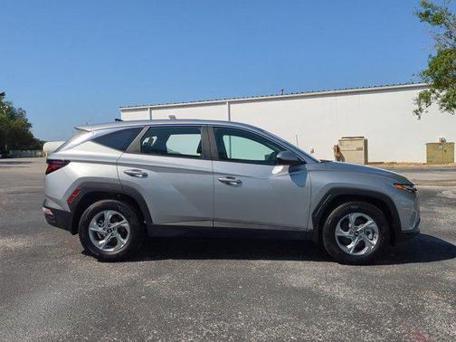 2024 Hyundai TUCSON SE