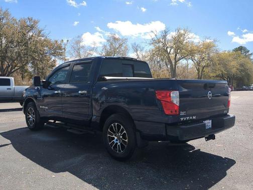 2021 Nissan Titan SV