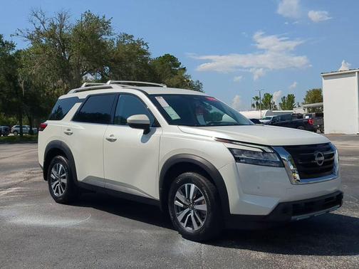 2024 Nissan Pathfinder SL 4WD