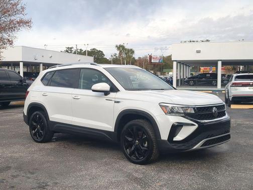 2024 Volkswagen Taos 1.5T SE