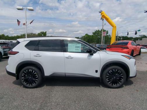 Everest White Pearl Tricoat 2026 Nissan Rogue Dark Armor