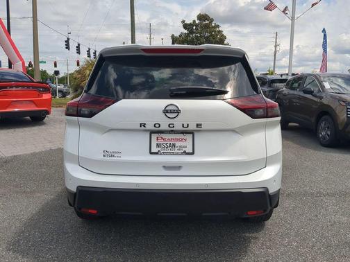 Everest White Pearl Tricoat 2026 Nissan Rogue Dark Armor