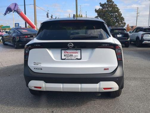2026 Nissan Kicks SR