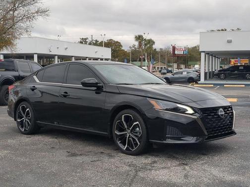 2025 Nissan Altima SR FWD