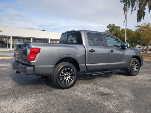 2024 Nissan Titan SV