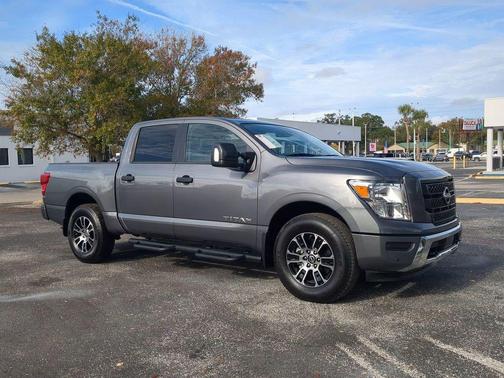 2024 Nissan Titan SV