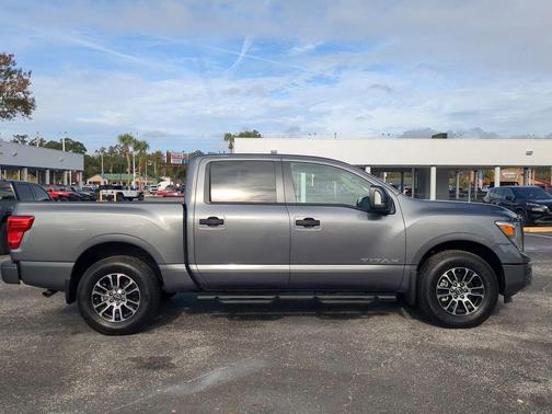 2024 Nissan Titan SV