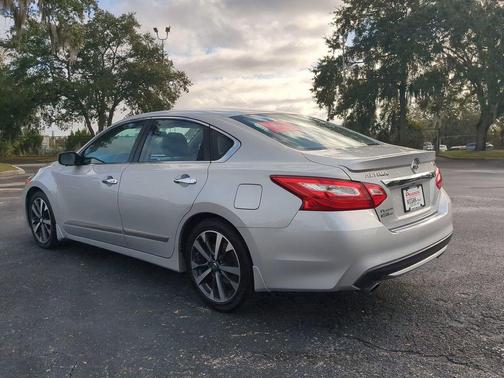 2016 Nissan Altima 2.5 SR