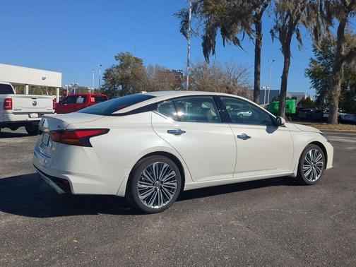 2025 Nissan Altima 2.5 SL