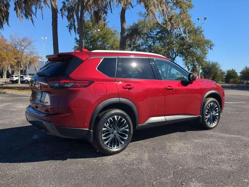 2025 Nissan Rogue SL