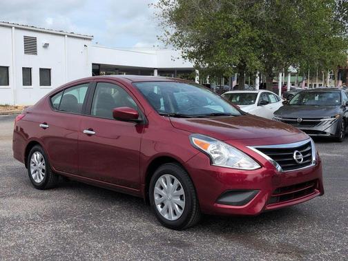 Cayenne Red 2017 Nissan Versa 1.6 SV