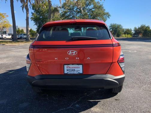 2025 Hyundai KONA SE