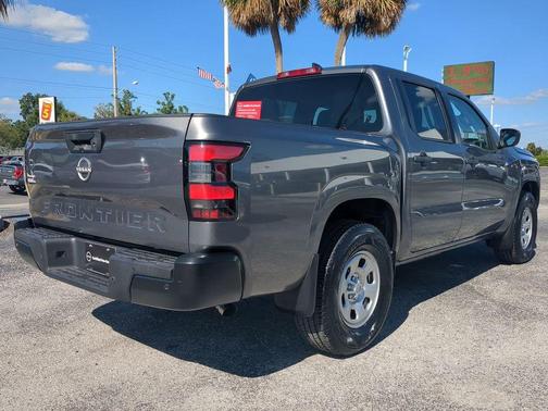 2022 Nissan Frontier S