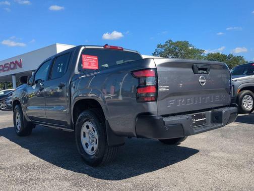 2022 Nissan Frontier S