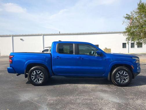 2024 Nissan Frontier SL