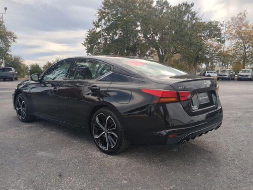 2025 Nissan Altima SR FWD