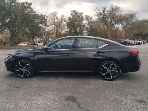 2025 Nissan Altima SR FWD