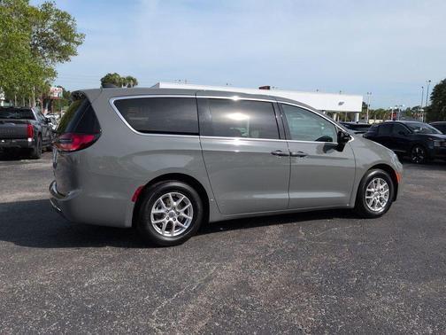 Ceramic Gray Clearcoat 2025 Chrysler Pacifica L