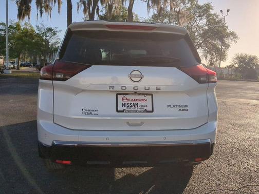 Everest White Pearl Tricoat 2026 Nissan Rogue Platinum