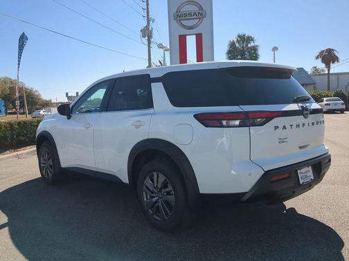 2026 Nissan Pathfinder S