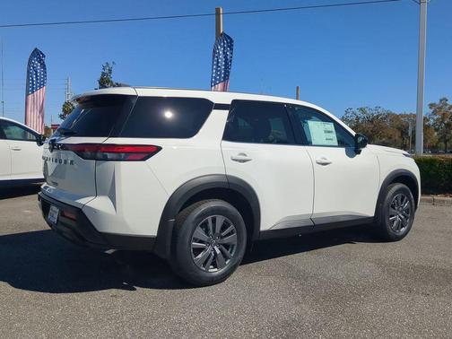 2026 Nissan Pathfinder S