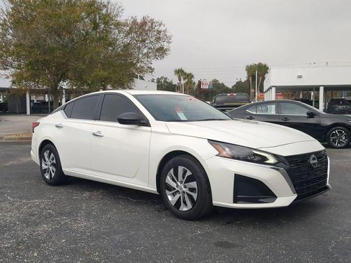 2025 Nissan Altima S FWD