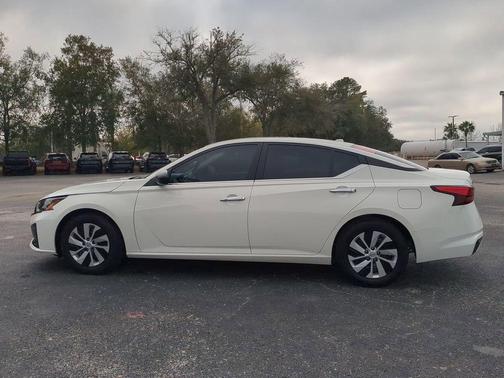 2025 Nissan Altima S FWD