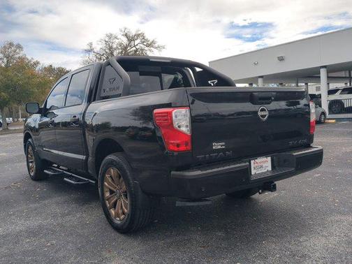 2024 Nissan Titan SV