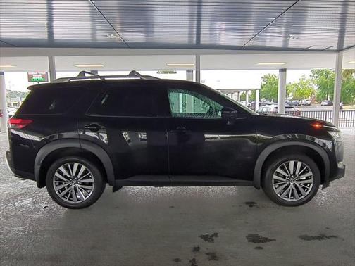 2025 Nissan Pathfinder SL FWD