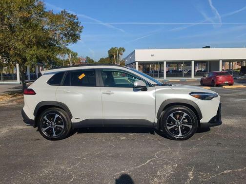 2024 Toyota Corolla Hybrid SE