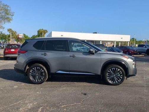 2025 Nissan Rogue Platinum