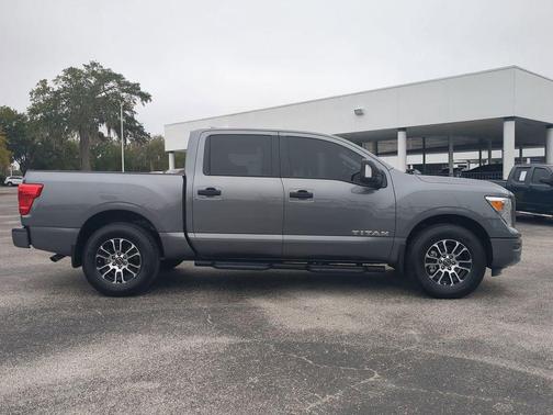 2024 Nissan Titan SV