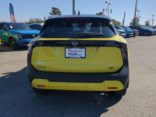 2026 Nissan Kicks SR