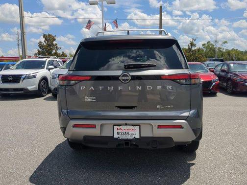 2025 Nissan Pathfinder SL 4WD