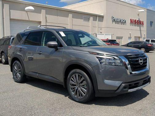 2025 Nissan Pathfinder SL 4WD