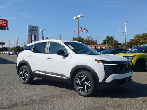 2026 Nissan Kicks SV