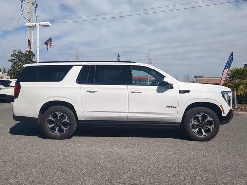 2025 GMC Yukon XL 4WD AT4
