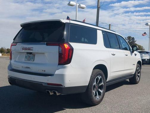 2025 GMC Yukon XL 4WD AT4