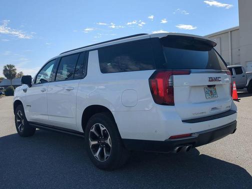 2025 GMC Yukon XL 4WD AT4