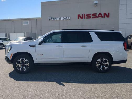 2025 GMC Yukon XL 4WD AT4