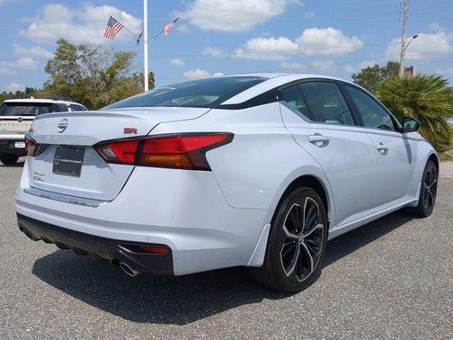 2023 Nissan Altima SR FWD