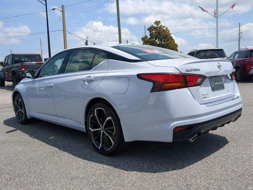 2023 Nissan Altima SR FWD