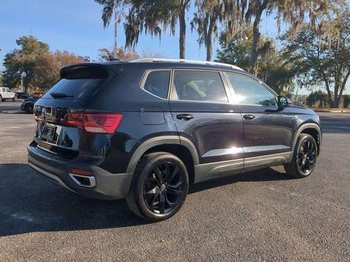 2024 Volkswagen Taos 1.5T SE