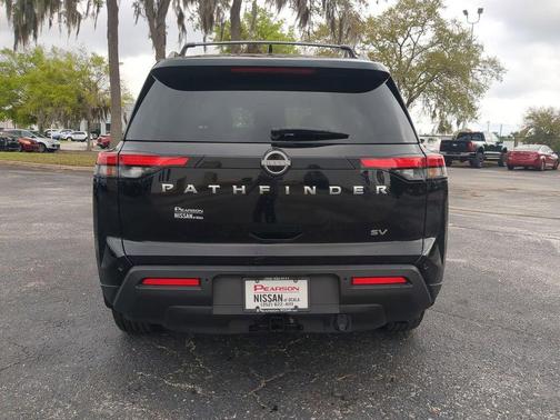 2024 Nissan Pathfinder SV FWD