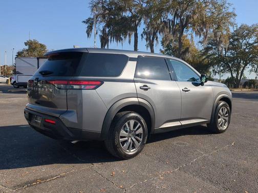 2025 Nissan Pathfinder S FWD