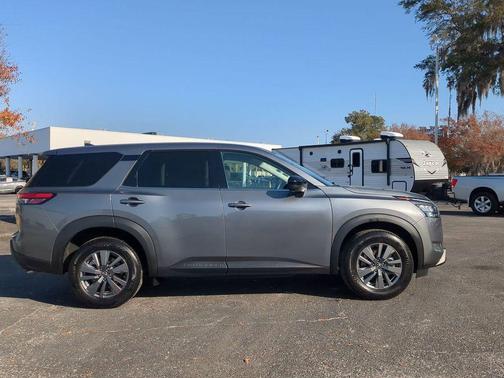 2025 Nissan Pathfinder S FWD