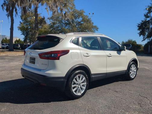 2022 Nissan Rogue Sport SV