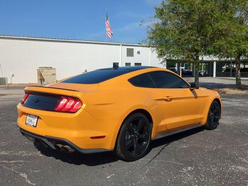 2022 Ford Mustang EcoBoost