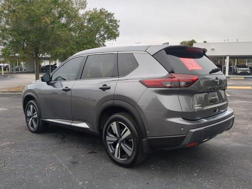 2025 Nissan Rogue SL